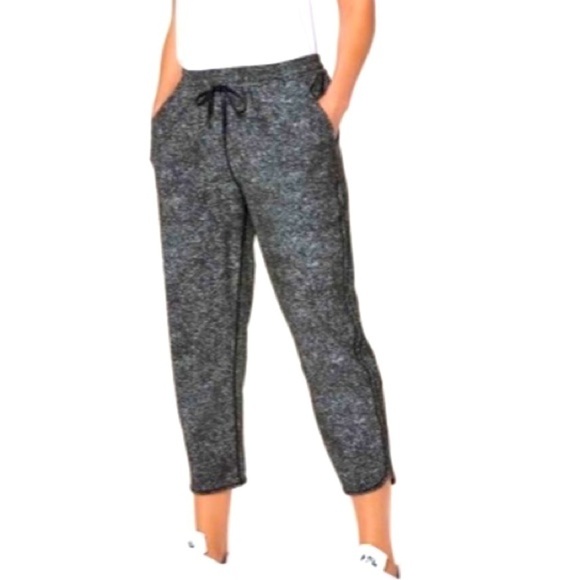 LULULEMON Keep it Classic crop pants - Picture 1 of 5